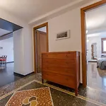 Joivy Colorful Flat For 5 Close To Piazza De Ferrari