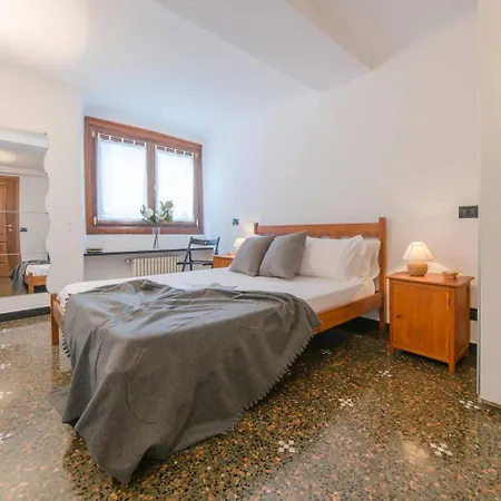 Lejlighed Joivy Colorful Flat For 5 Close To Piazza De Ferrari
