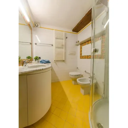 Joivy Colorful Flat For 5 Close To Piazza De Ferrari דירה ג'נובה