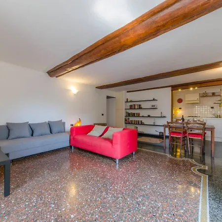 Apartment Joivy Colorful Flat For 5 Close To Piazza De Ferrari
