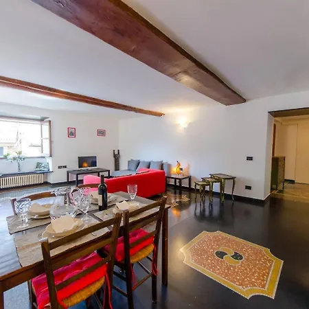 Joivy Colorful Flat For 5 Close To Piazza De Ferrari Апартаменты