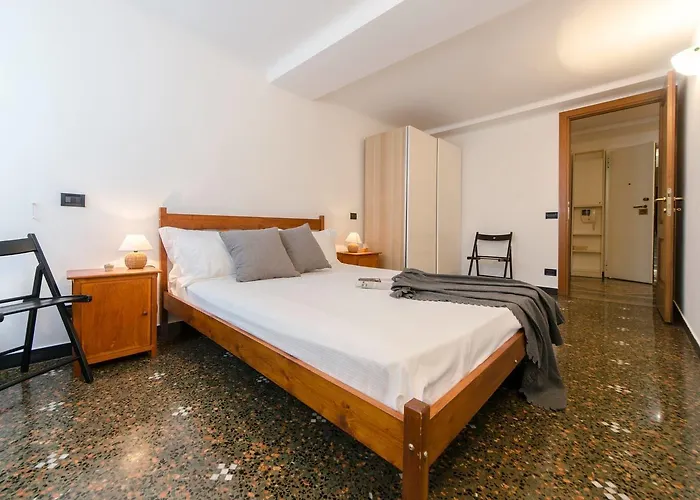 Apartment Joivy Colorful Flat For 5 Close To Piazza De Ferrari