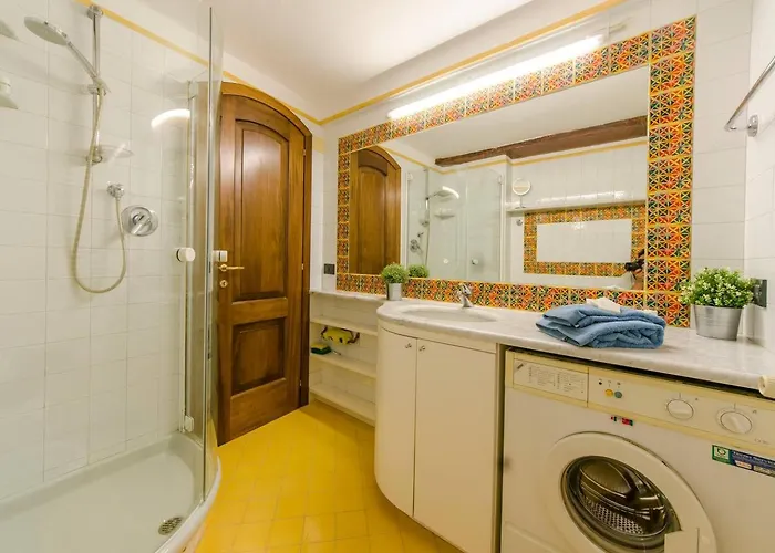 Joivy Colorful Flat For 5 Close To Piazza De Ferrari * Genoa