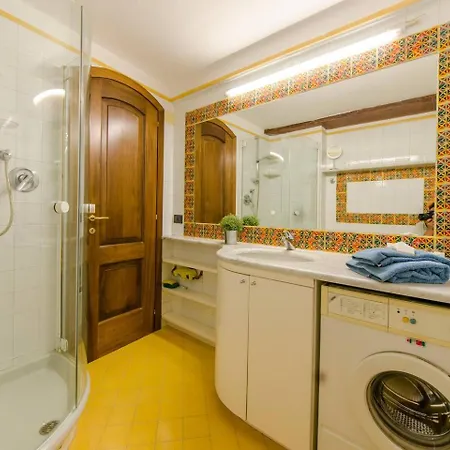 Joivy Colorful Flat For 5 Close To Piazza De Ferrari * Genova
